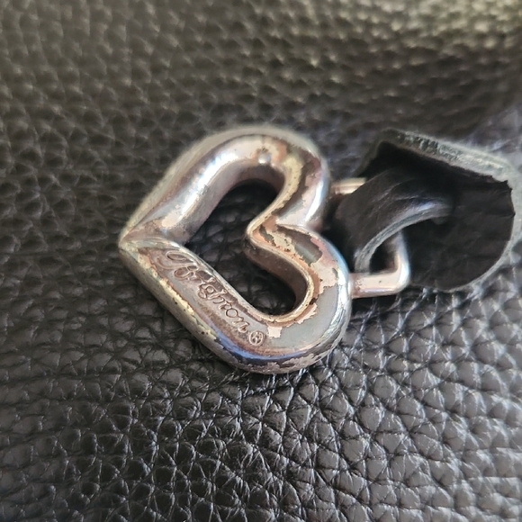 Brighton Pebbled Leather Shoulder Bag With Beautiful Silver Hardware - Picture 3 of 15